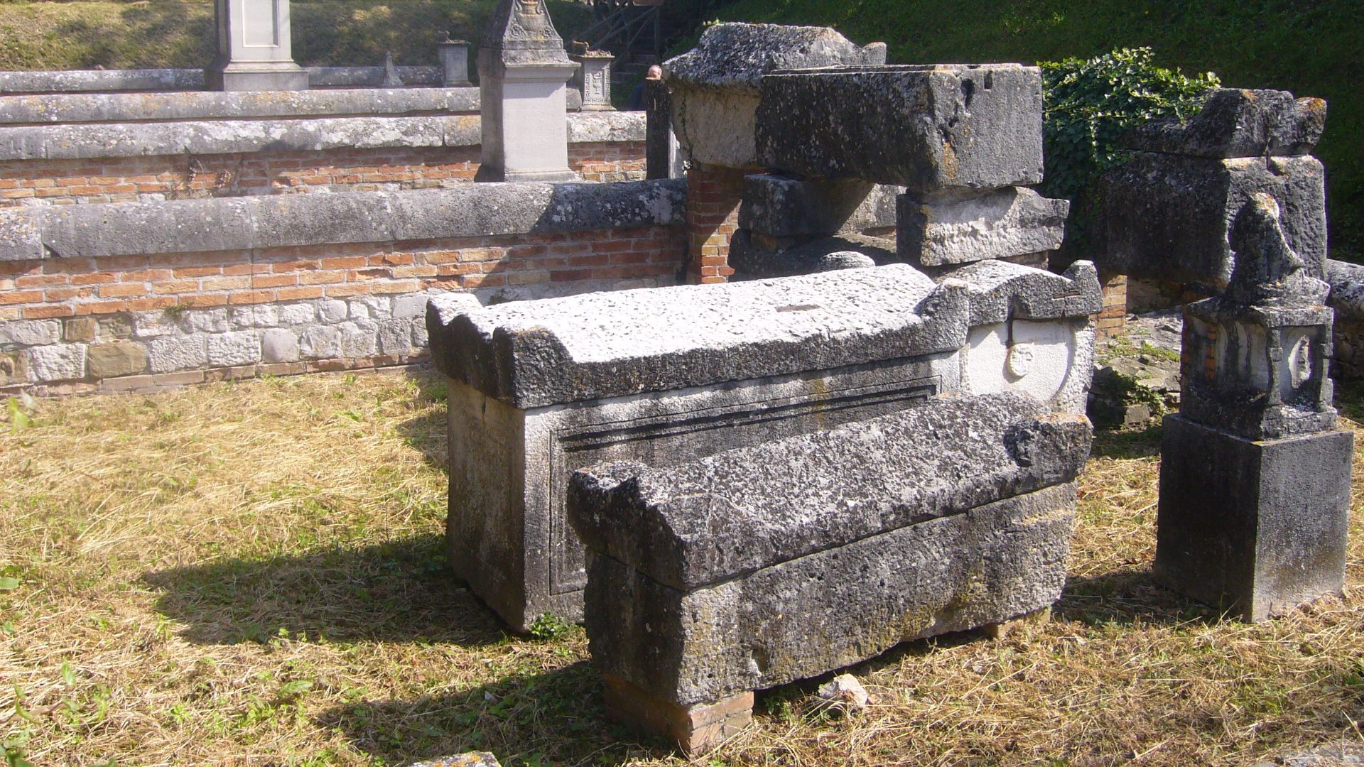 File:Roman graves outside Aquileia.JPG