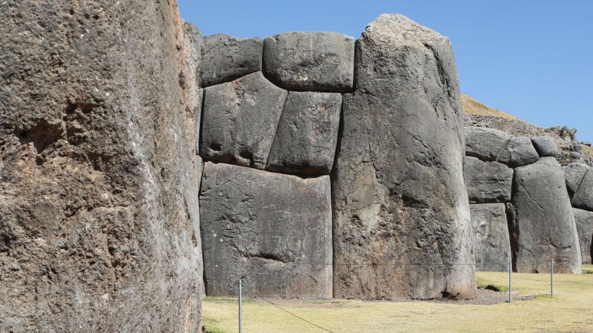 File:Sacsayhuaman-Inca wall.jpg