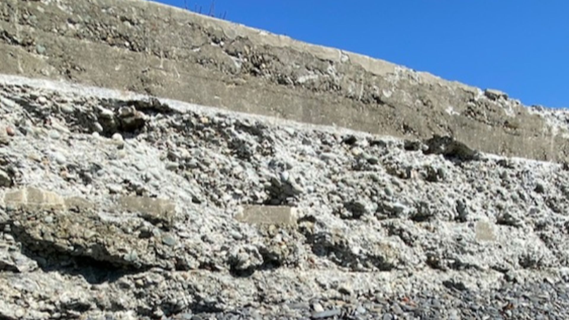 File:Degrading concrete in Point Pleasant Park.jpg