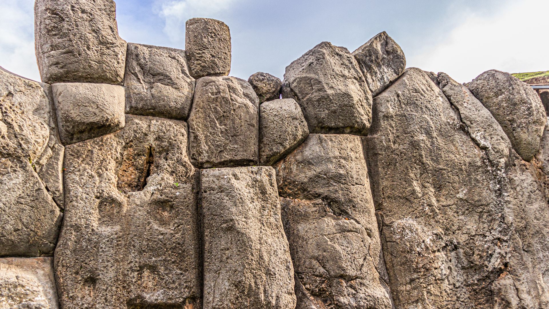 File:Sacsayhuaman - 51188637139.jpg