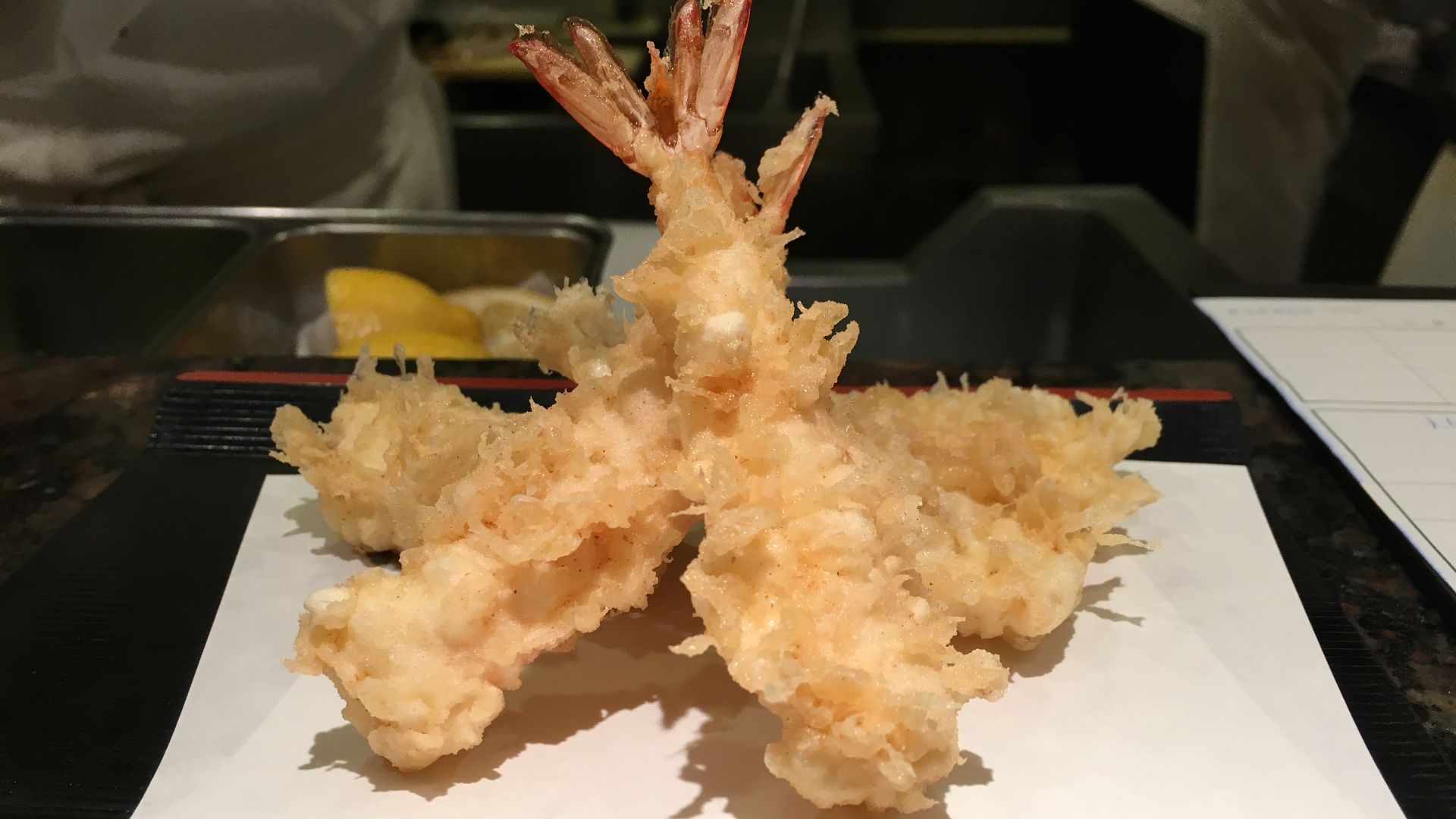 File:つな八 盛り付け (25086067202).jpg