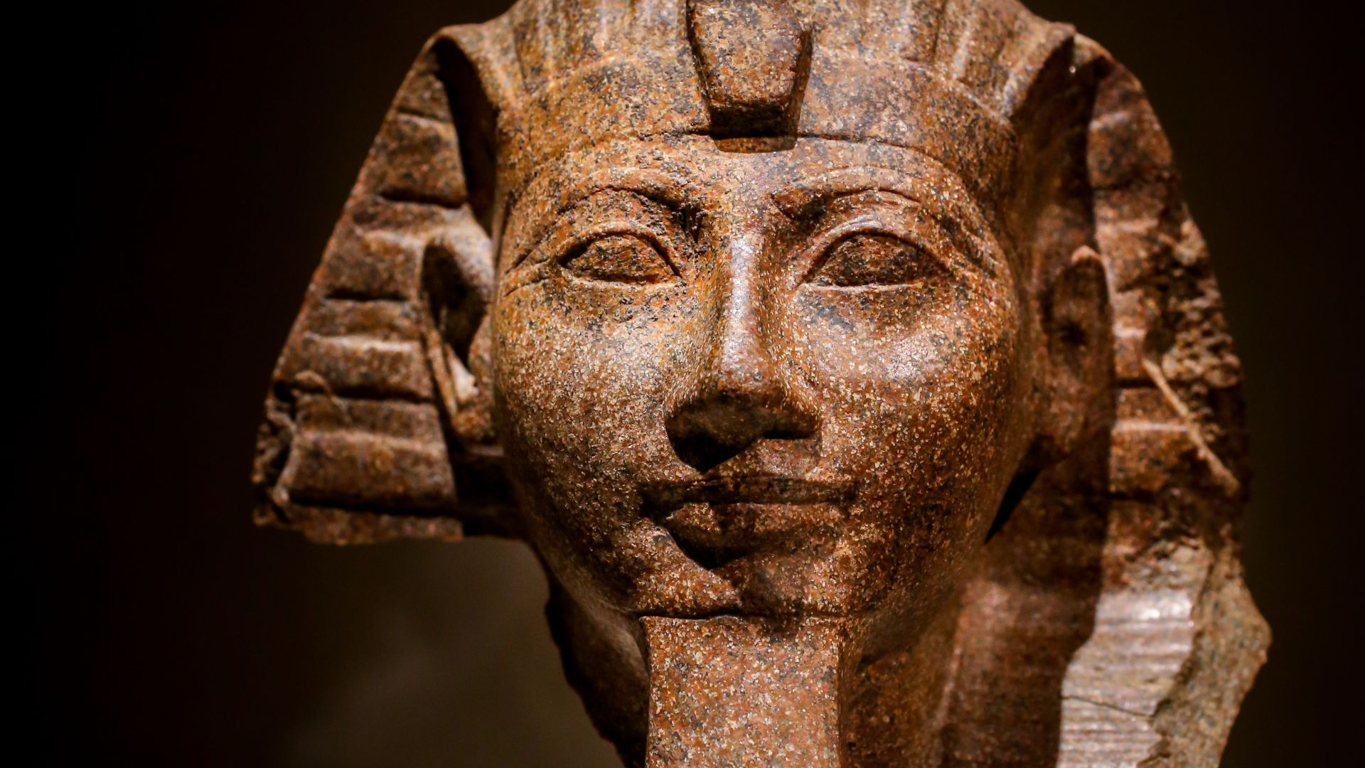 File:Portrait head of pharaoh Hatshepsut or Thutmose III 01.jpg
