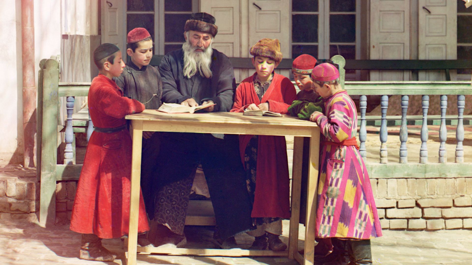 File:Jewish Children with their Teacher in Samarkand.jpg