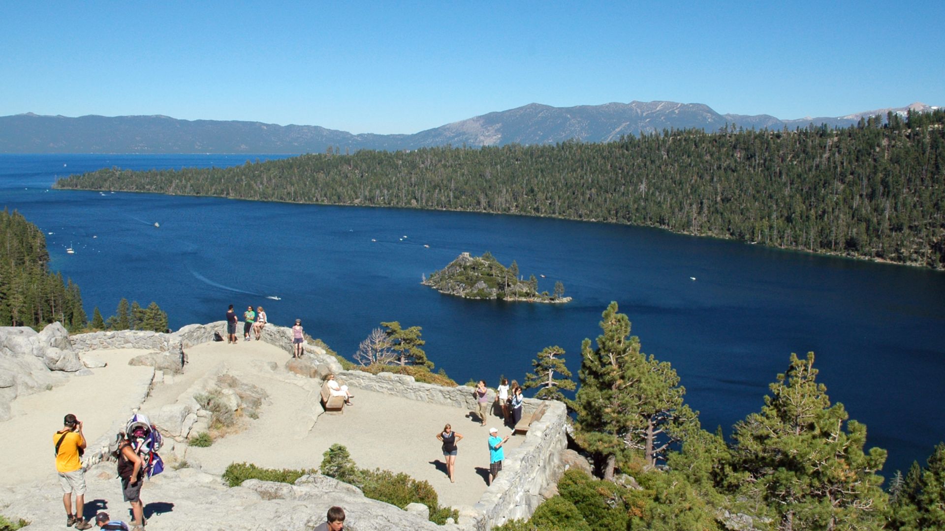 File:Lower terrace of Emerald Bay State Park Lookout, Lake Tahoe, 2011.jpg