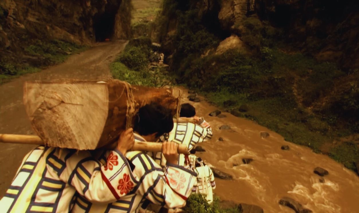 Screenshot from Mysterious Hanging Coffins of China (2008)
