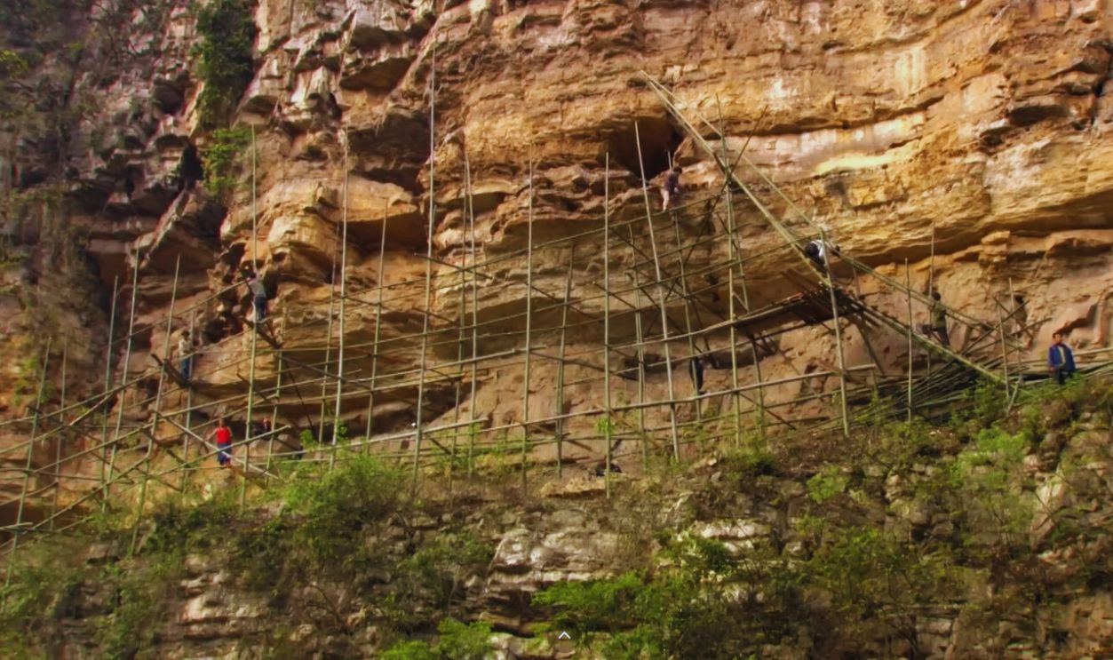 Screenshot from Mysterious Hanging Coffins of China (2008)