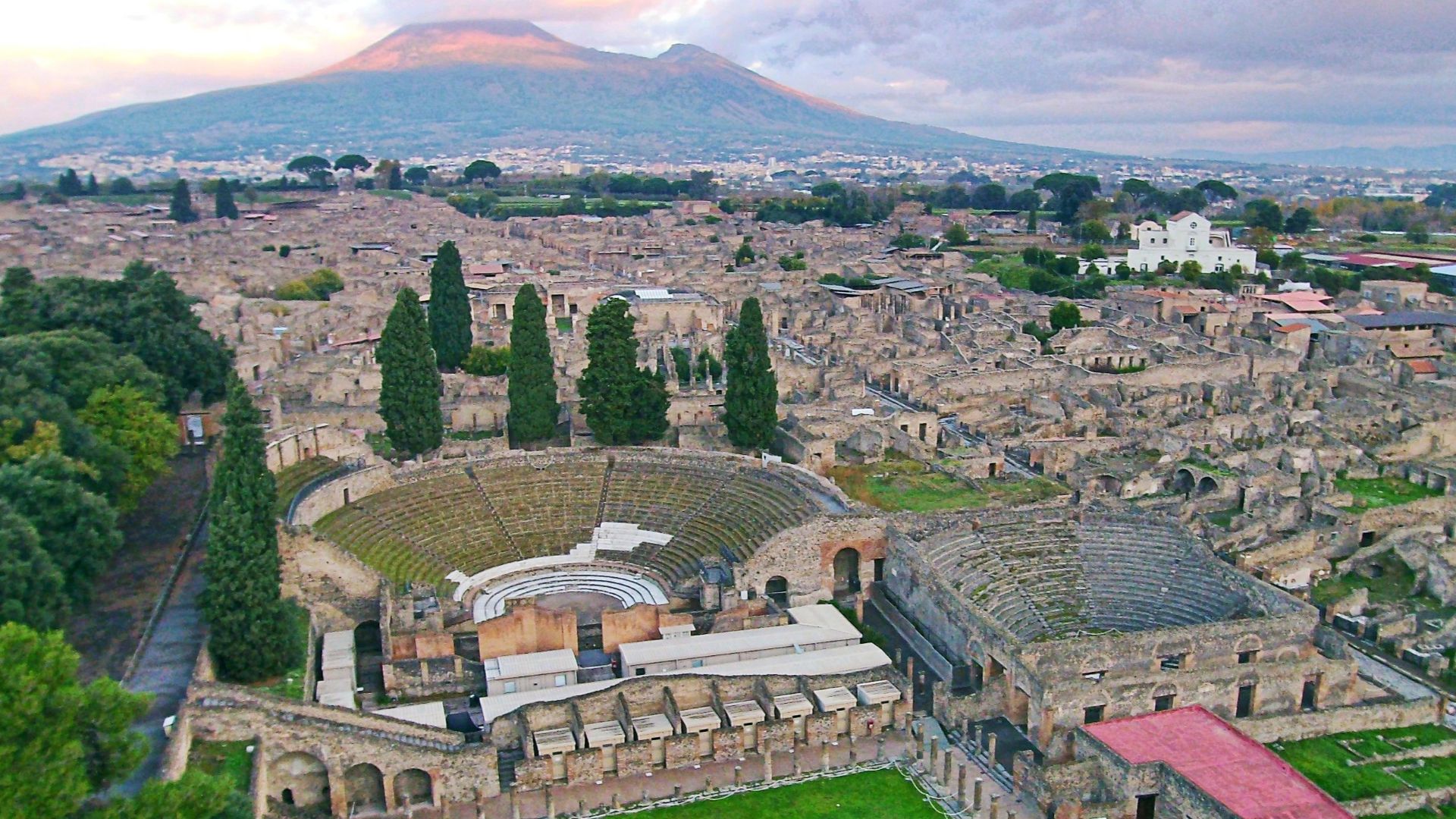 File:Theathres of Pompeii.jpg