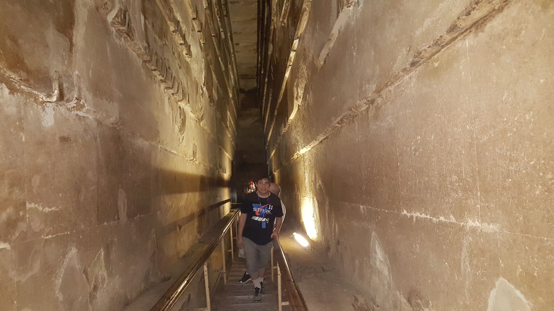 File:By ovedc - Interior of the Great Pyramid - 07.jpg