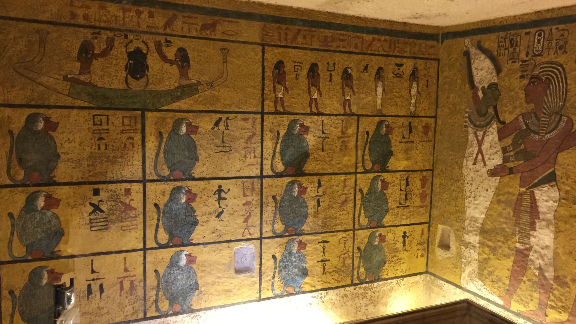 File:Inside Pharaoh Tutankhamun's tomb, 18th dynasty.jpg