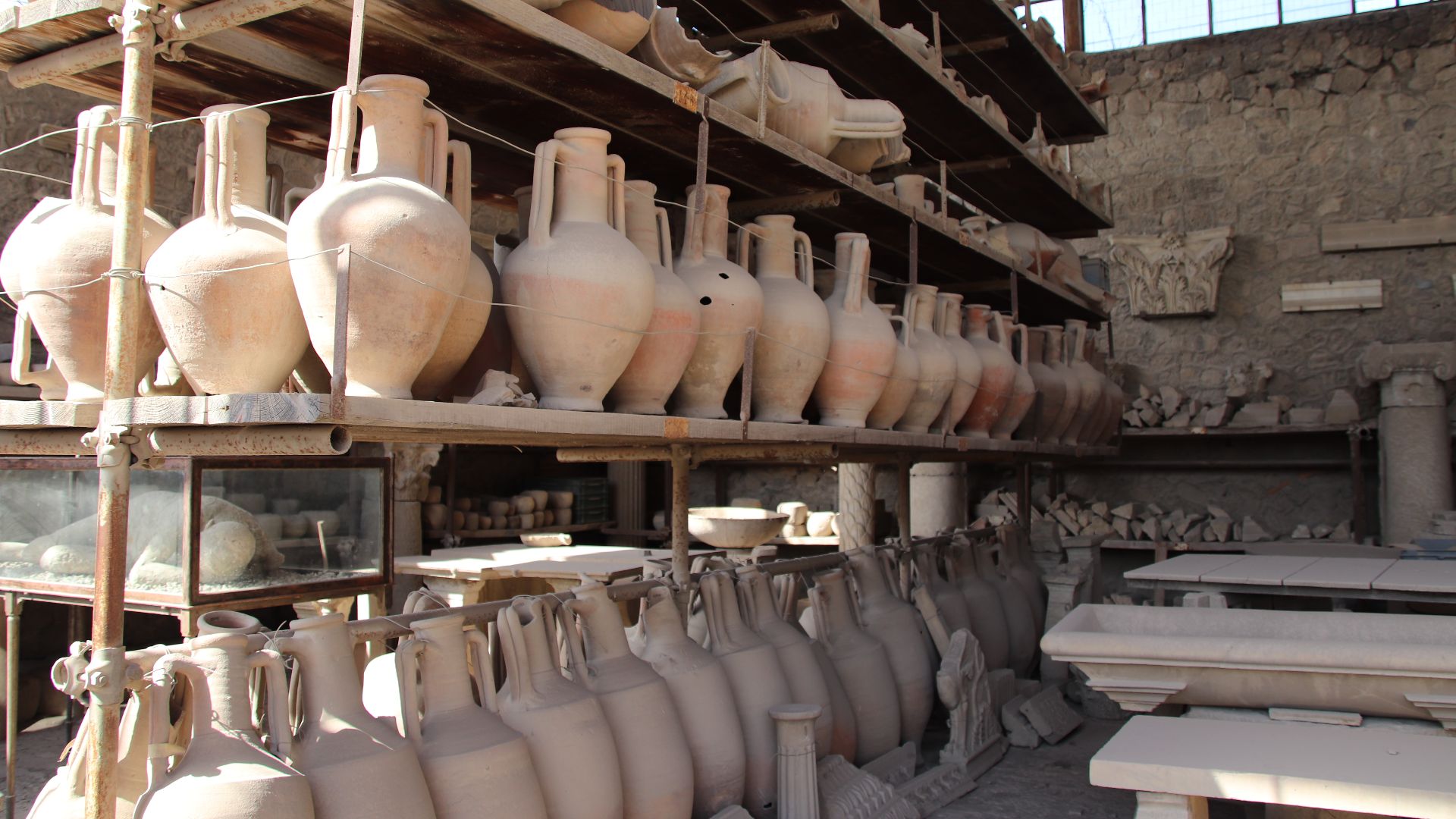 File:Pompeii Ruins Pottery Amphorae (48440679666).jpg