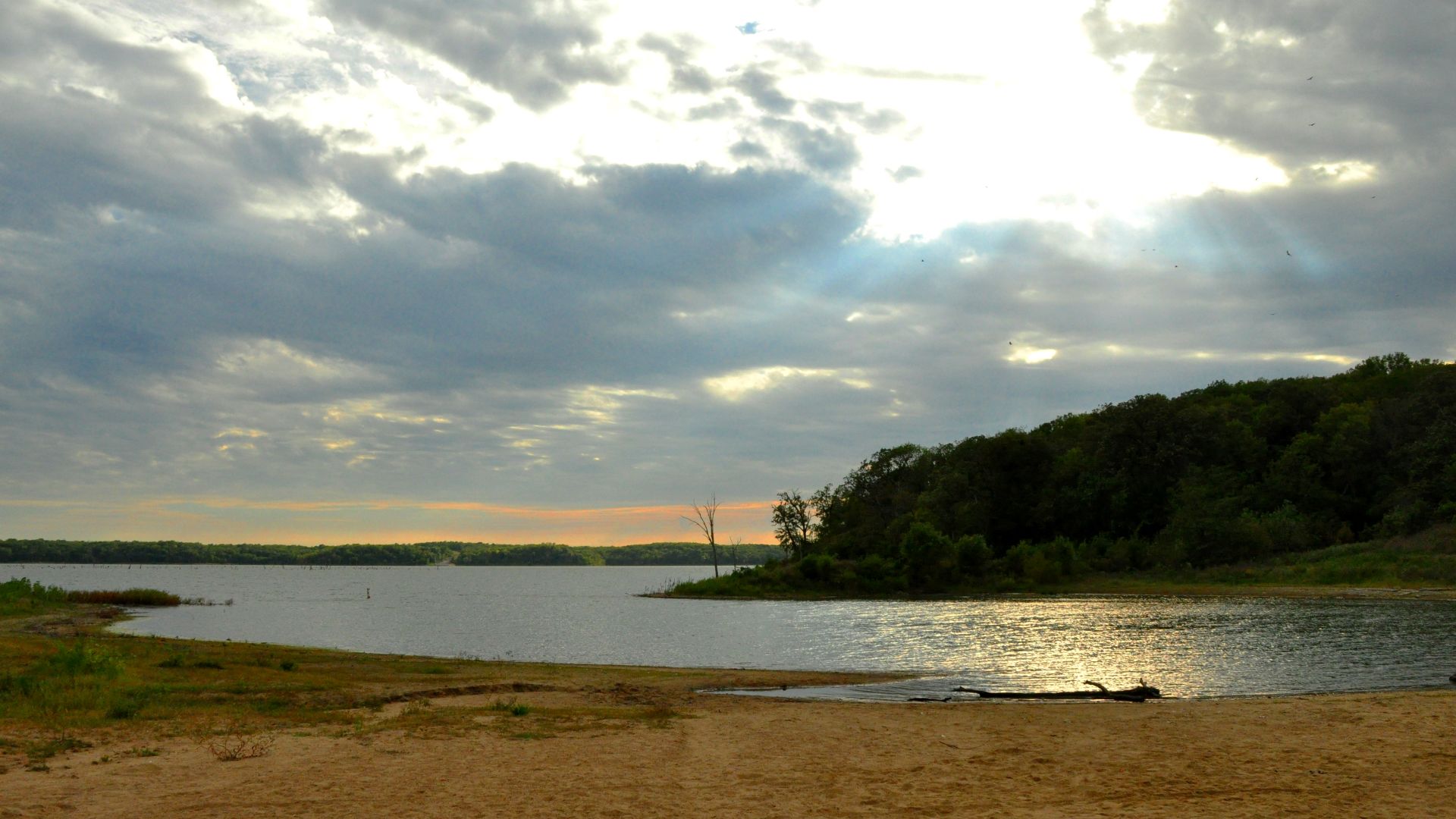 File:Cloudy Fall Beach DSC 0645.JPG