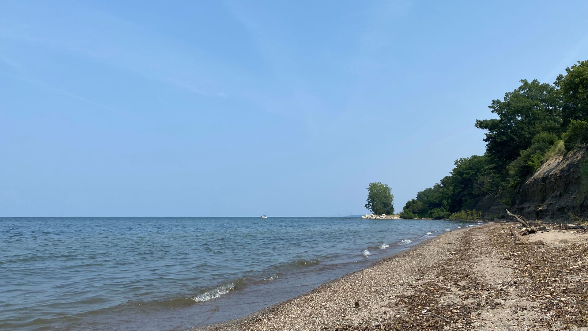 File:Lake Erie with beach and water.jpg