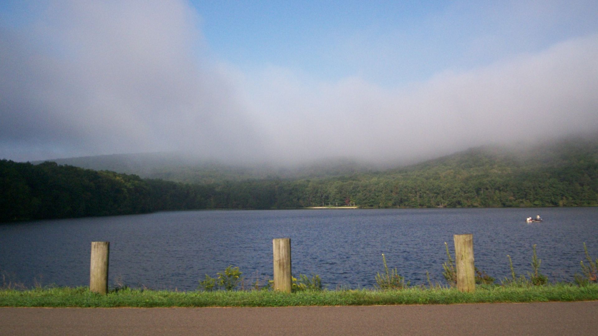File:Locustlake.jpg