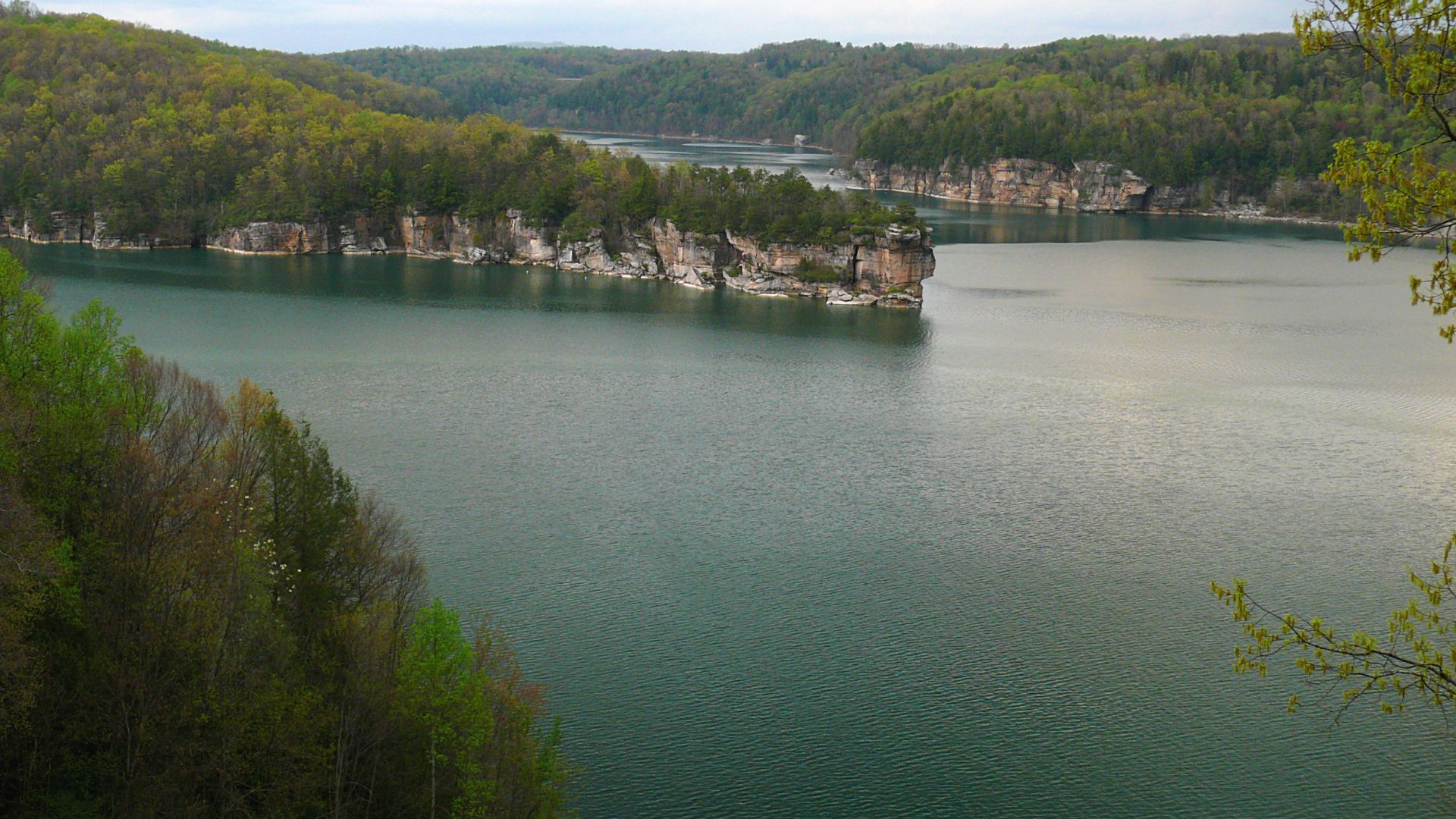 File:Summersville Lake-27527.jpg