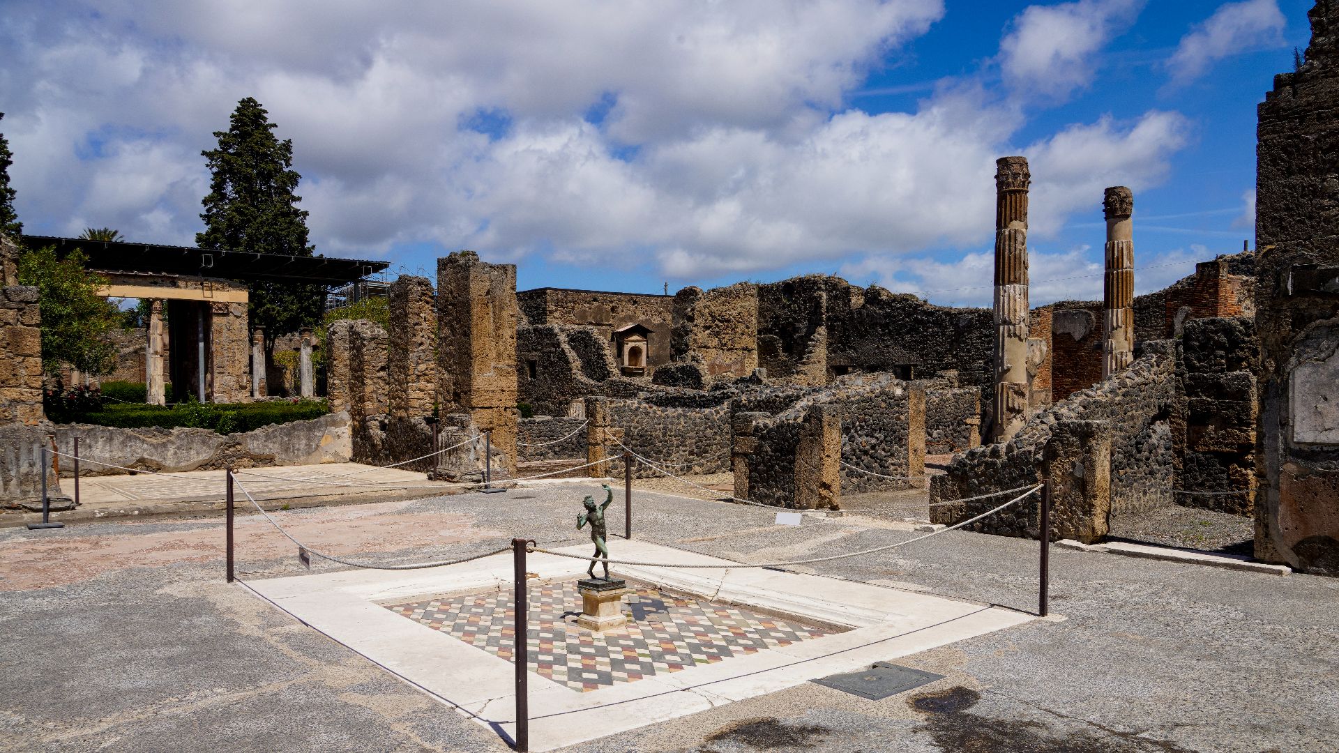 File:House of the Faun (Pompeii).jpg