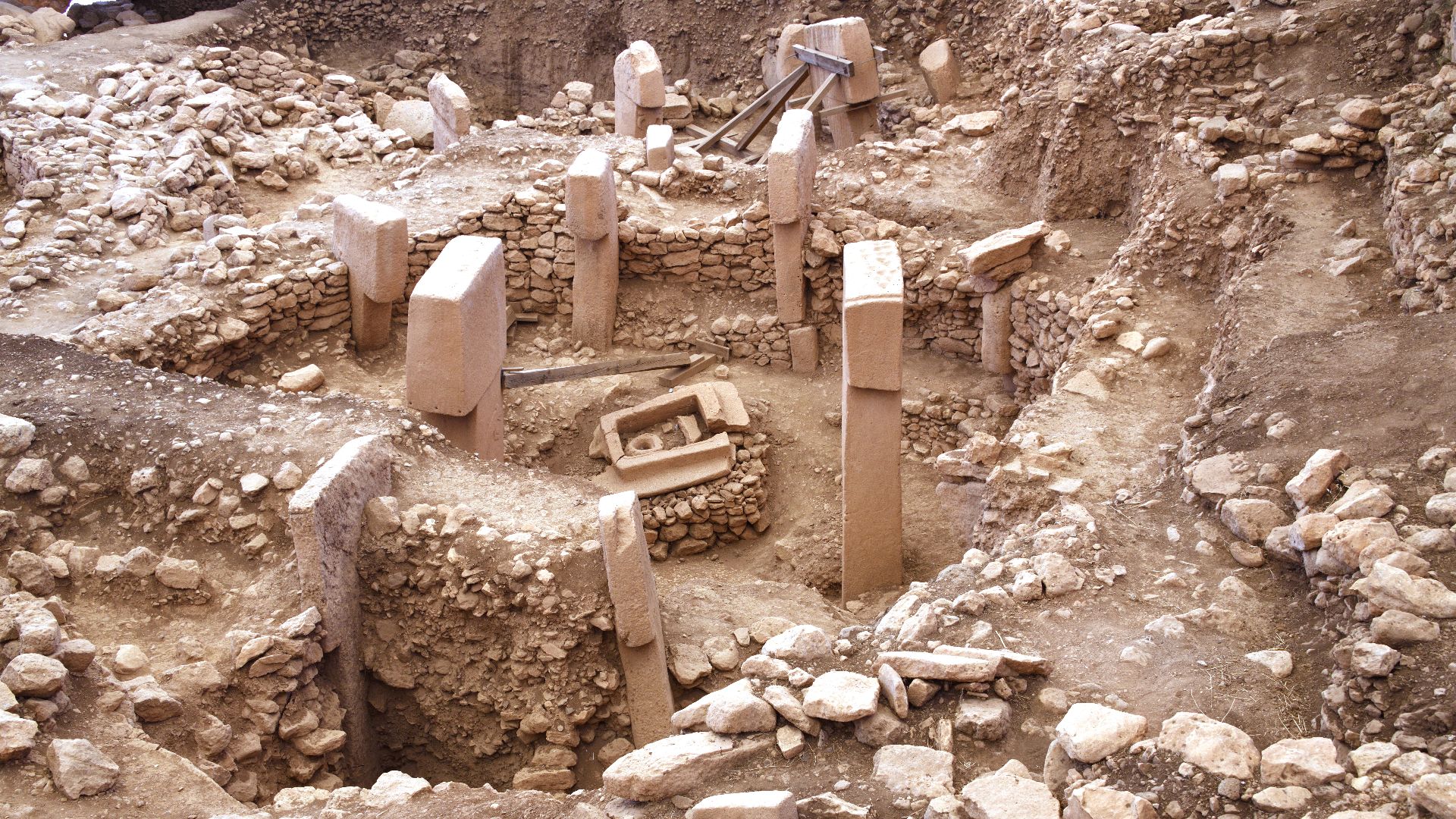 File:Urfa Göbeklitepe Building B 5326.jpg