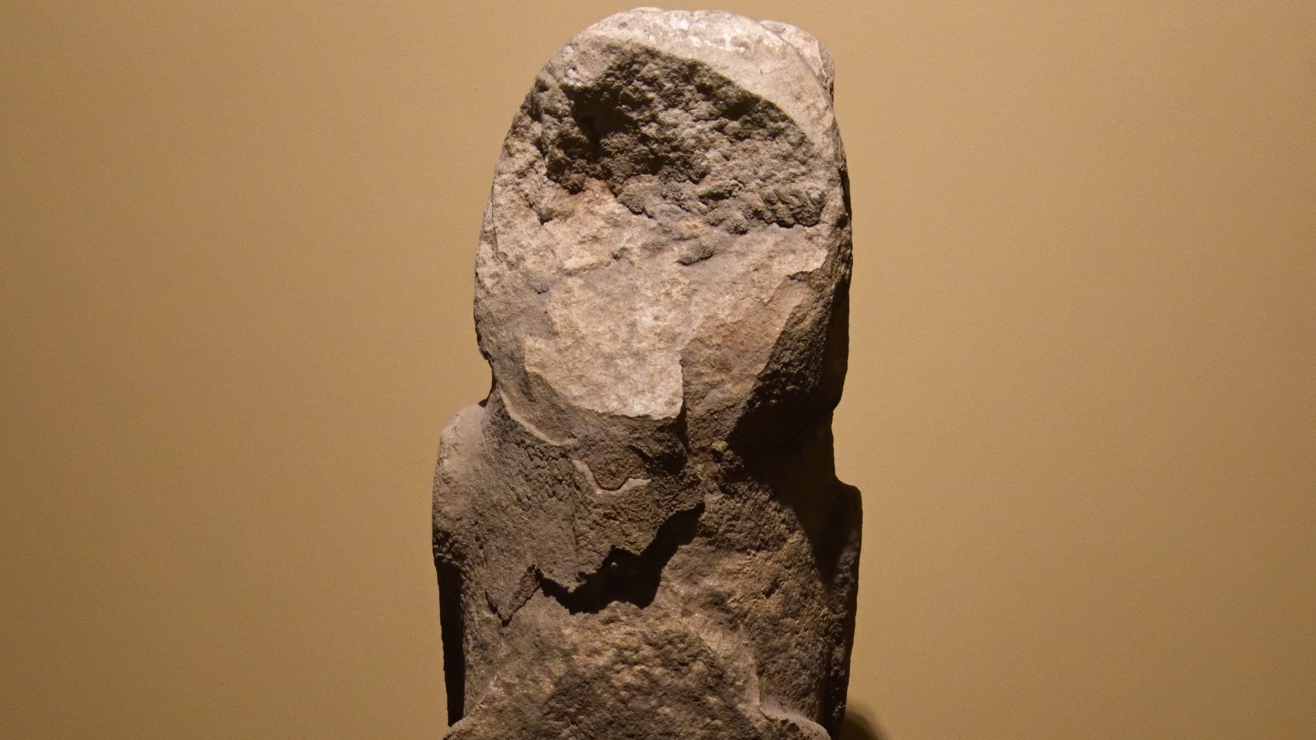 File:Urfa museum Totem sept 2019 4806.jpg