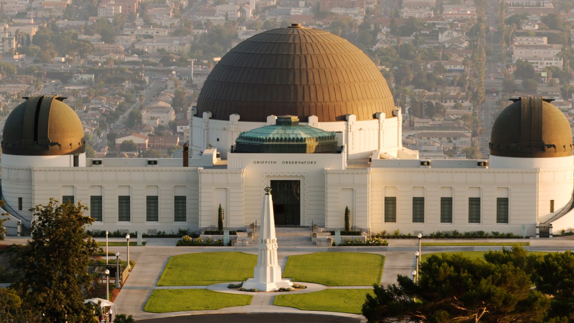 File:Griffith observatory 2006.jpg