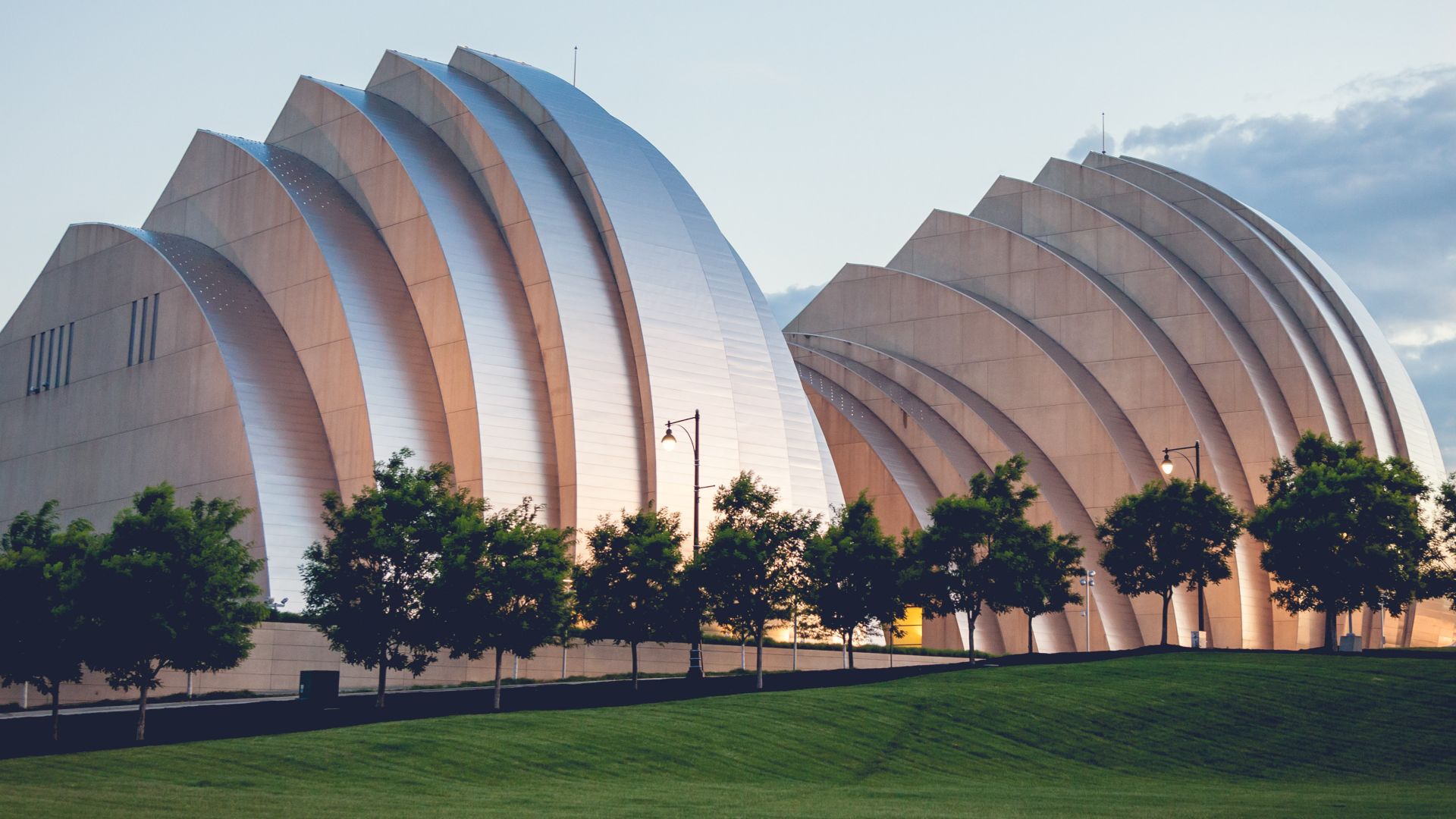 File:Kauffman Center.jpg