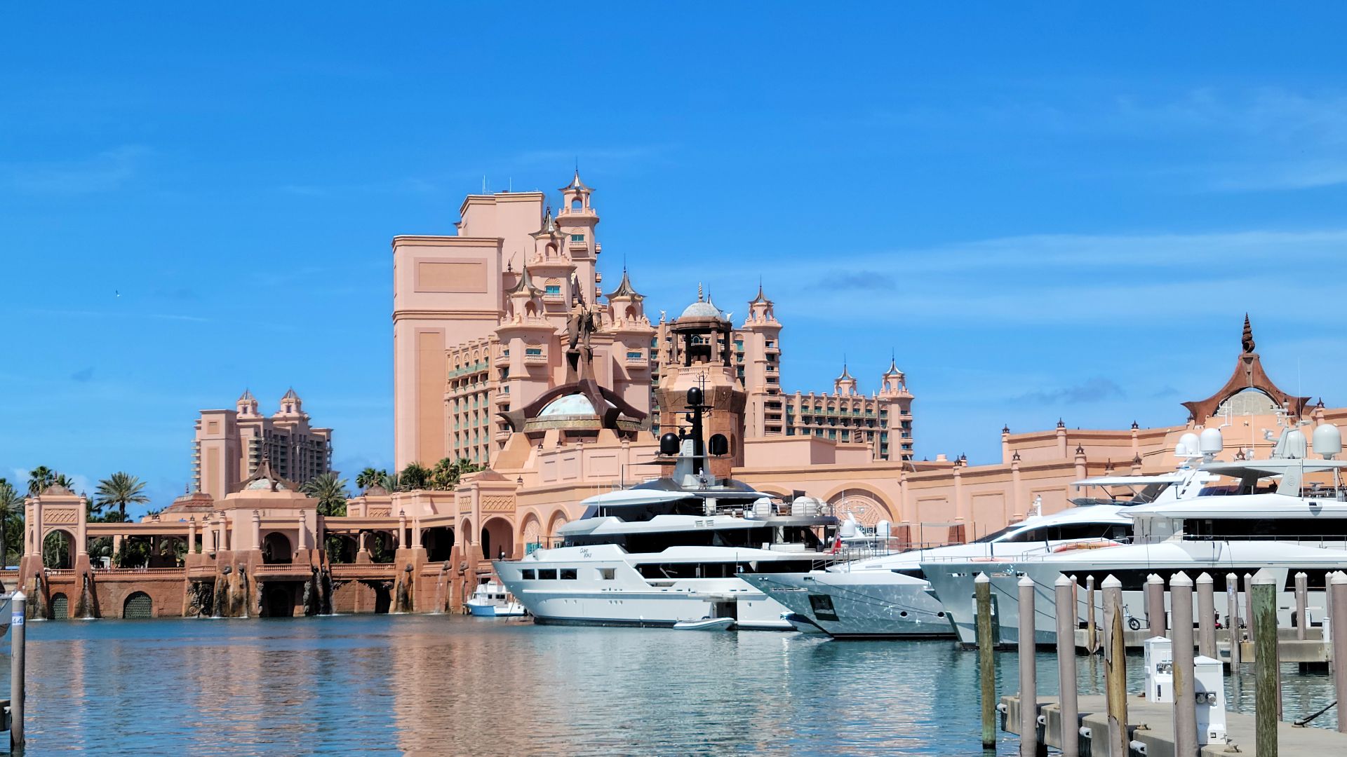 File:Atlantis Paradise Island resort, Nassau, Bahamas (March 14, 2024).jpg