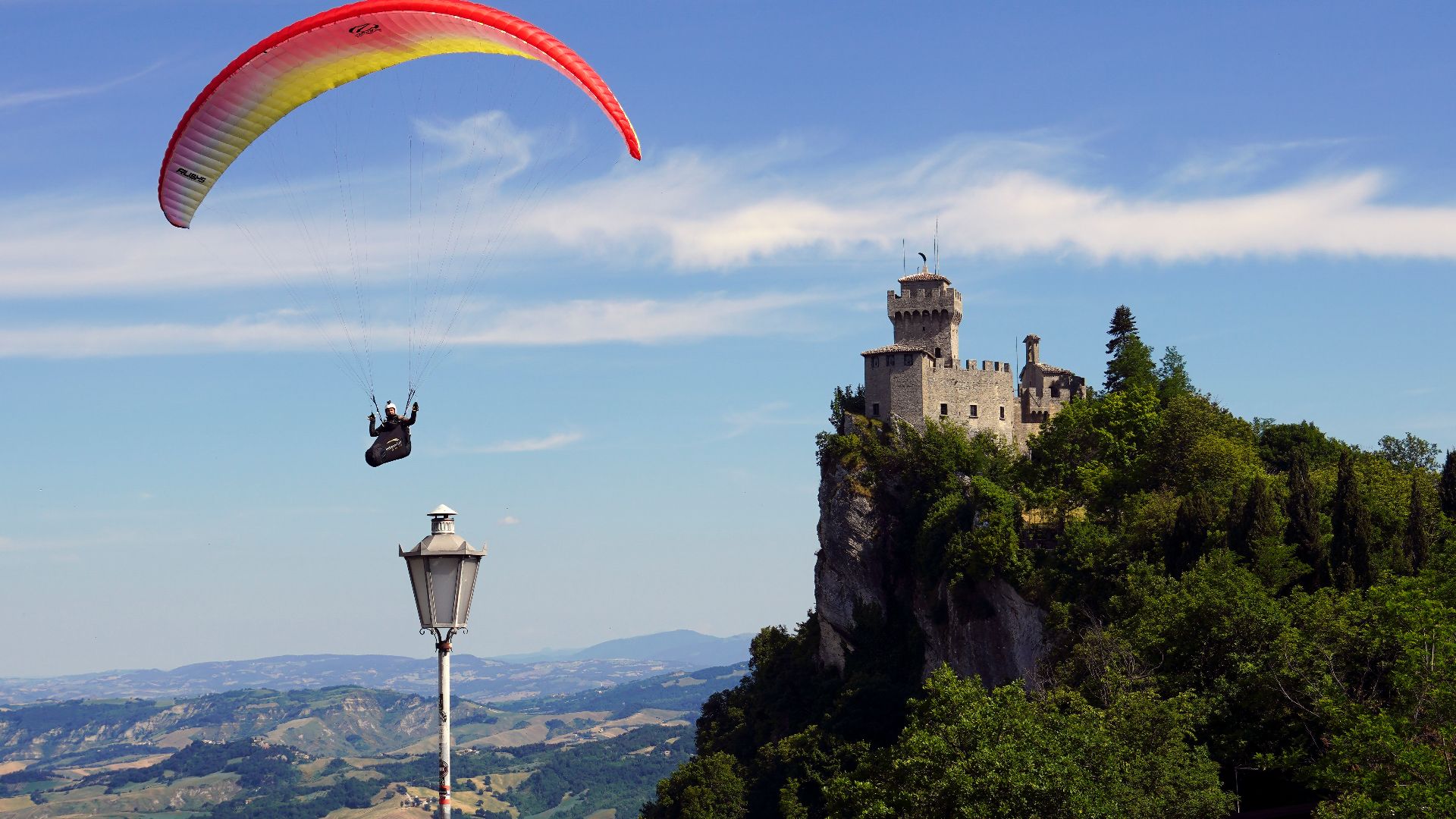 File:Second Tower in San Marino and Paragliding 2.jpg