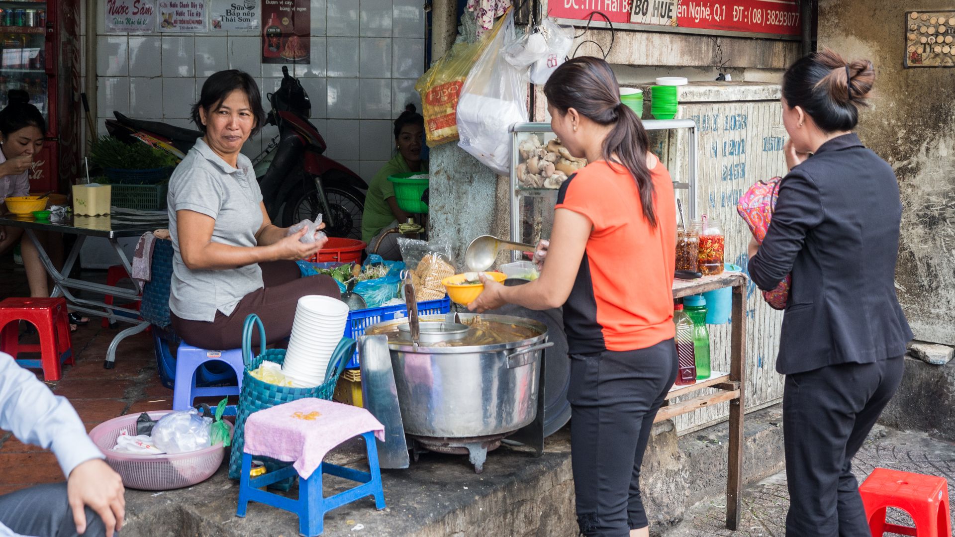 File:Street Food - Hanoi - Vietnam (15852884012).jpg