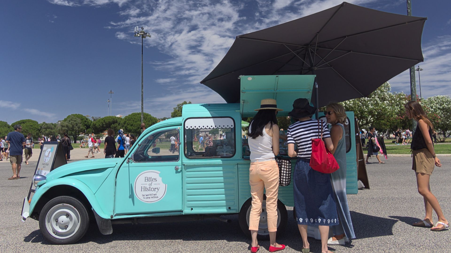 File:Lisbon street food (42286533190).jpg