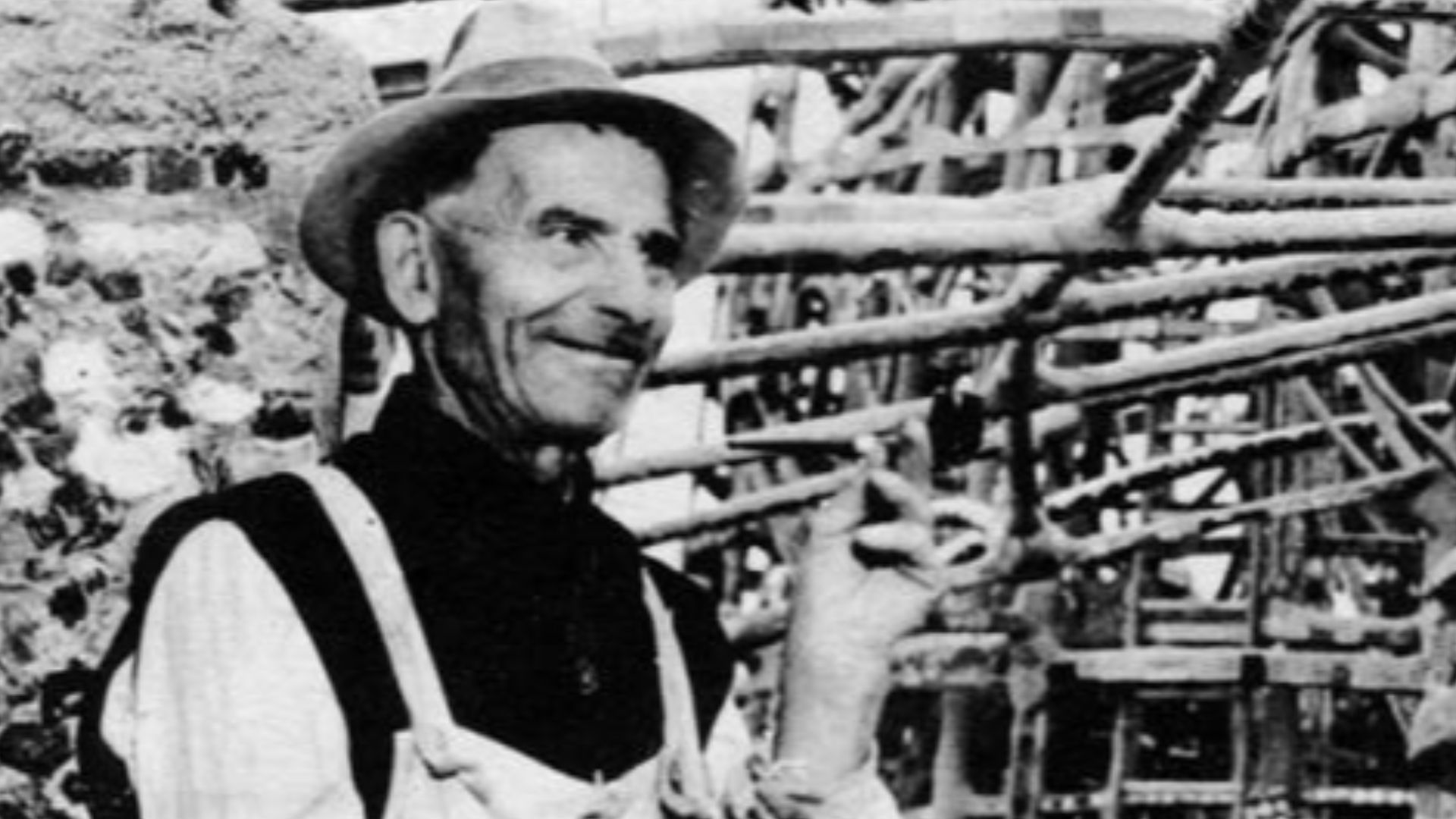 File:Sam Rodia, creator of Watts Towers.jpg