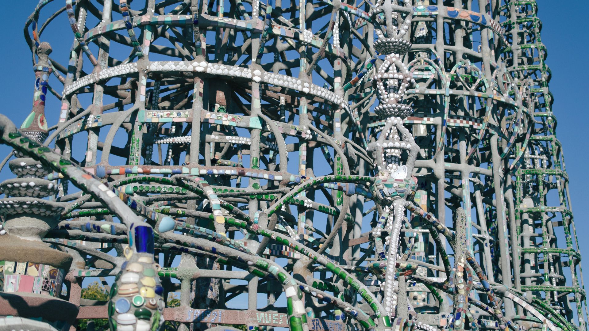 File:Watts Towers in Los Angeles 05.jpg