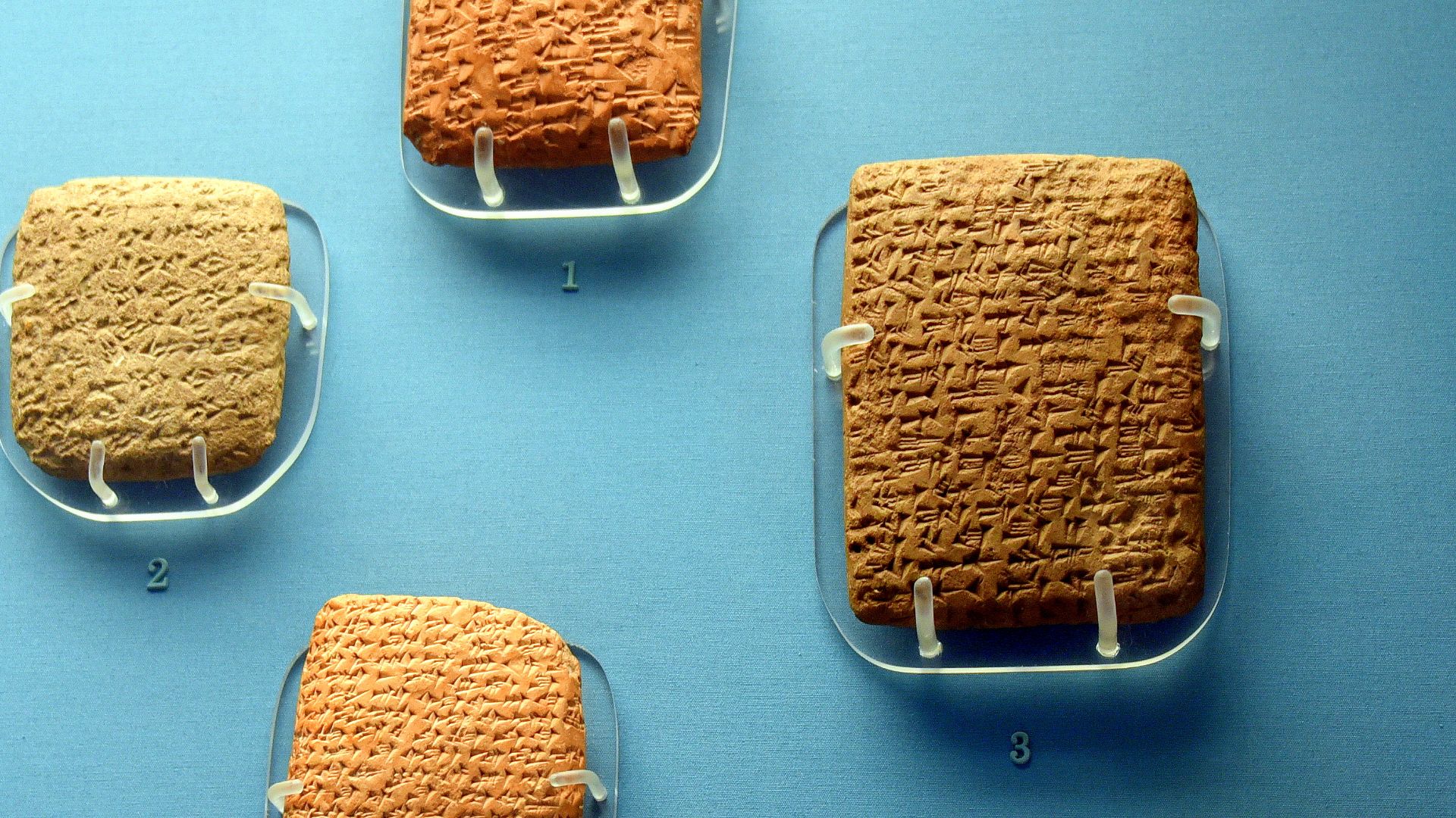 File:Five Amarna letters on display at the British Museum, LondonA.jpg