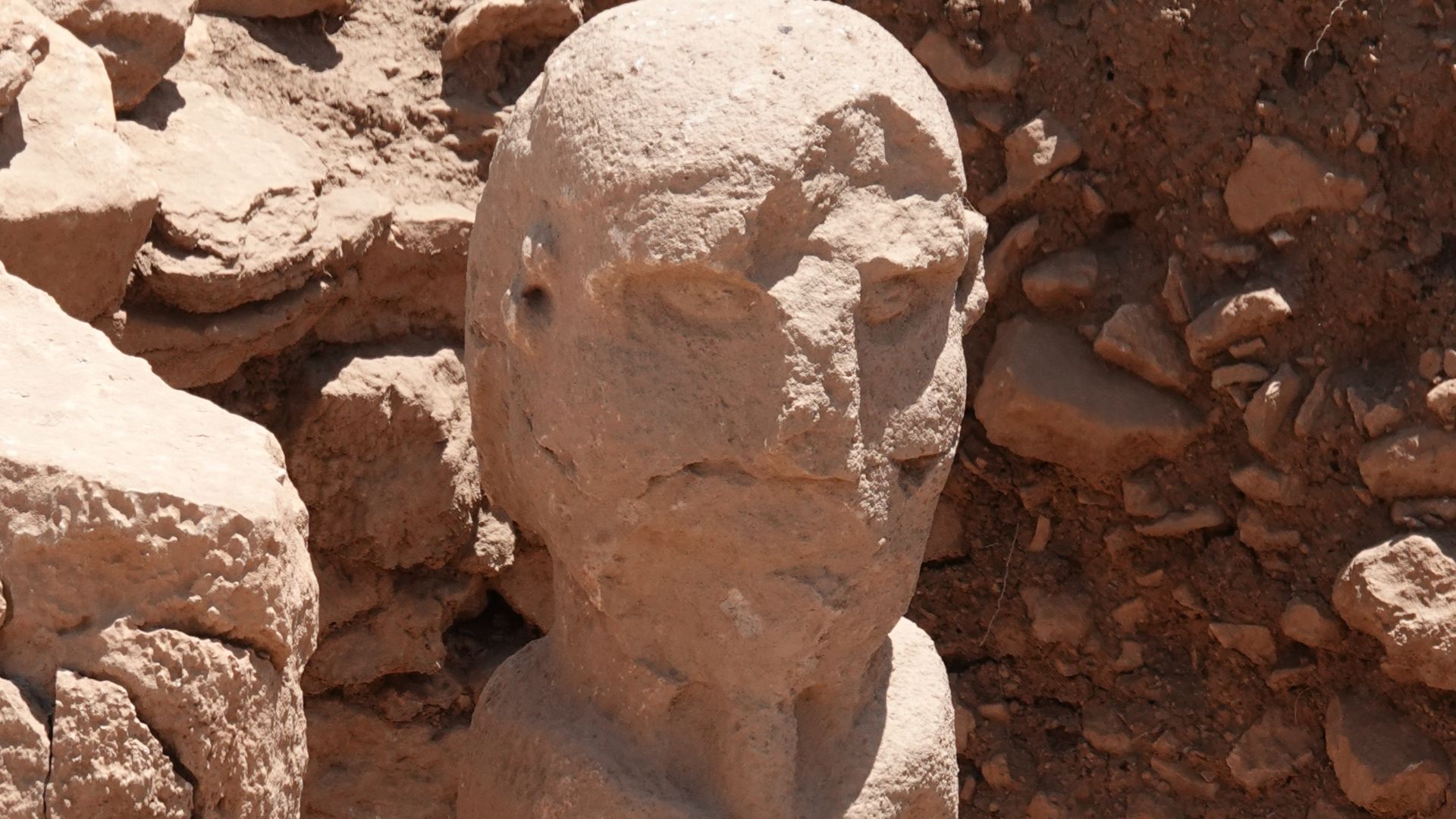 File:Karahan Tepe man 1400.jpg