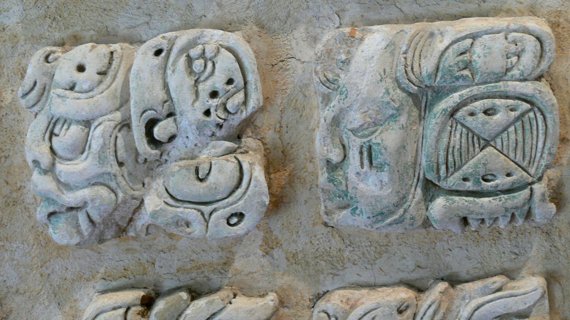 File:Palenque - Maya-Glyphen 5.jpg