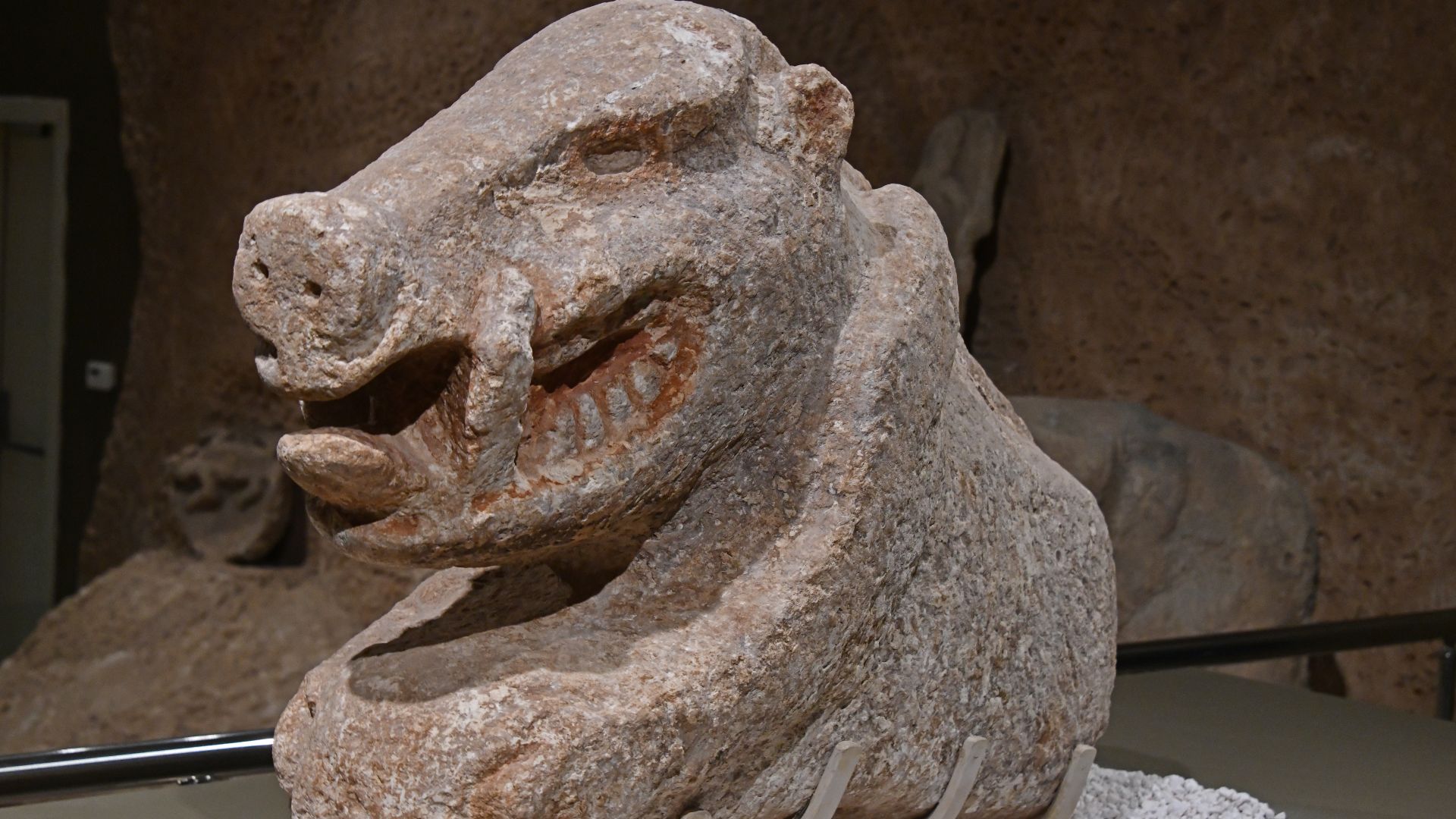 File:Urfa museum Göbeklitepe Painted boar statue Neolithic Age from Building D in 2024 7330.jpg