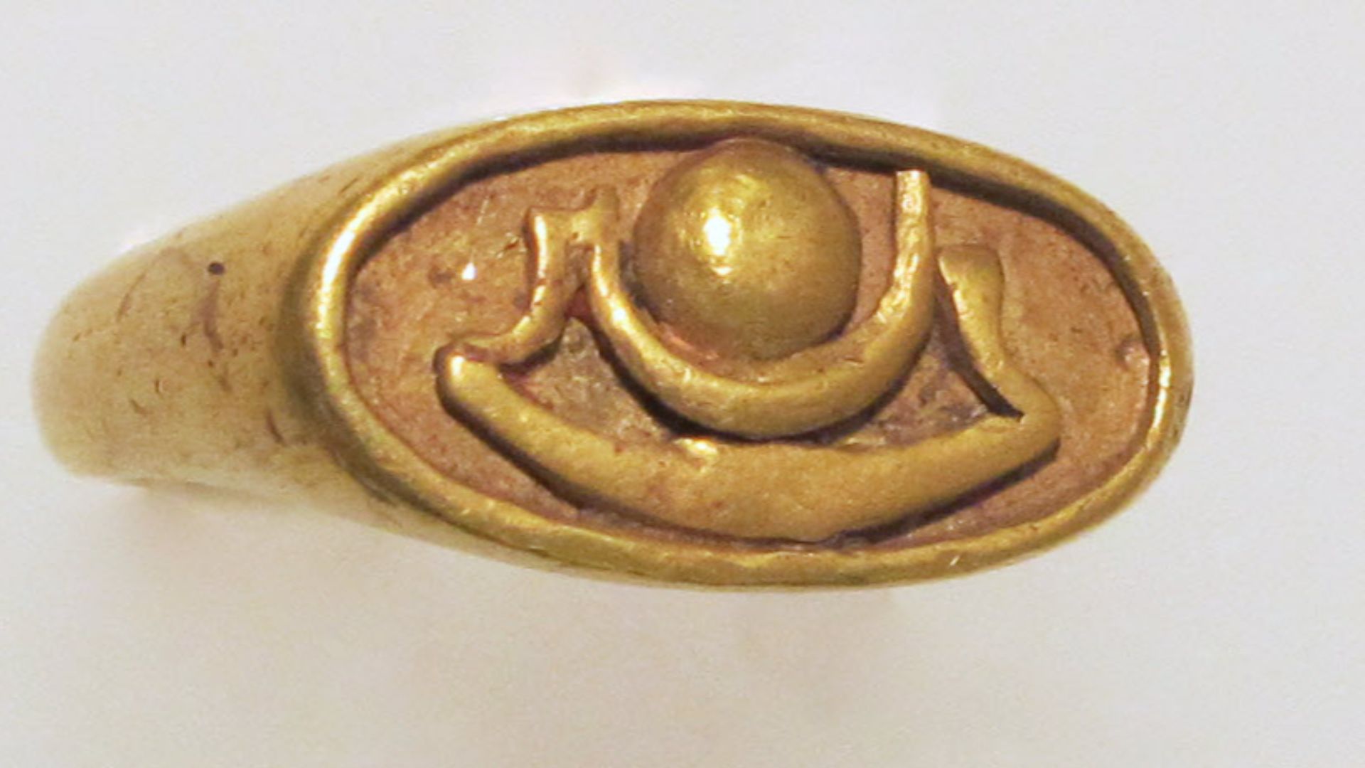File:Gold finger ring MET sf74514051.jpg