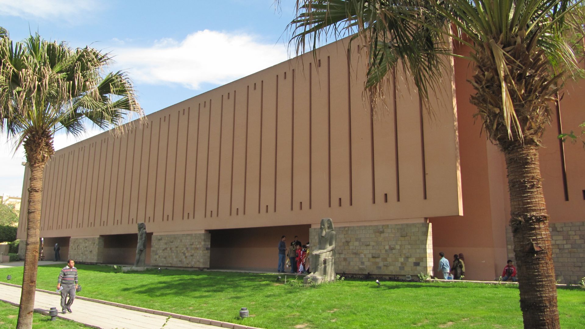 What archaeologists discovered beneath karnak after nearly 2,500 years