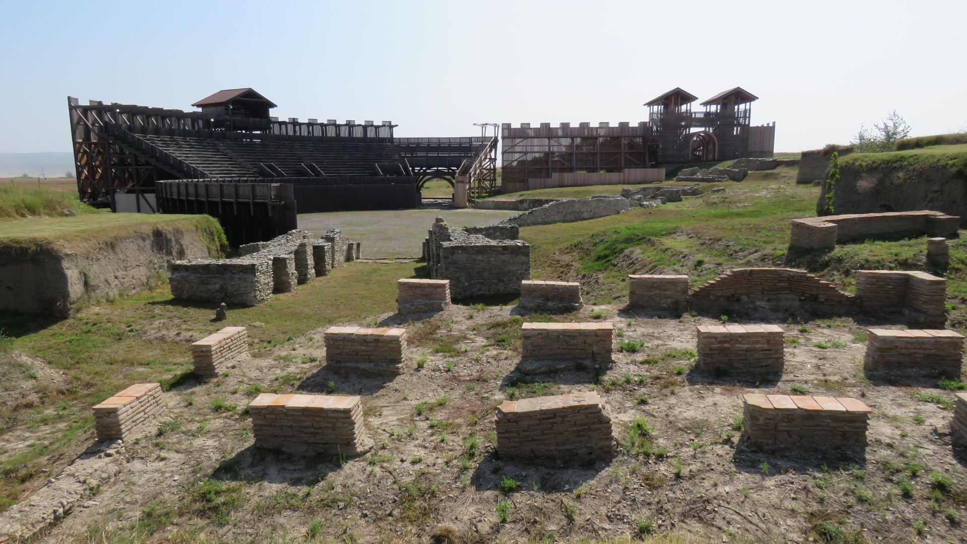 File:Amphitheater in Viminacium, 2018, 03.jpg