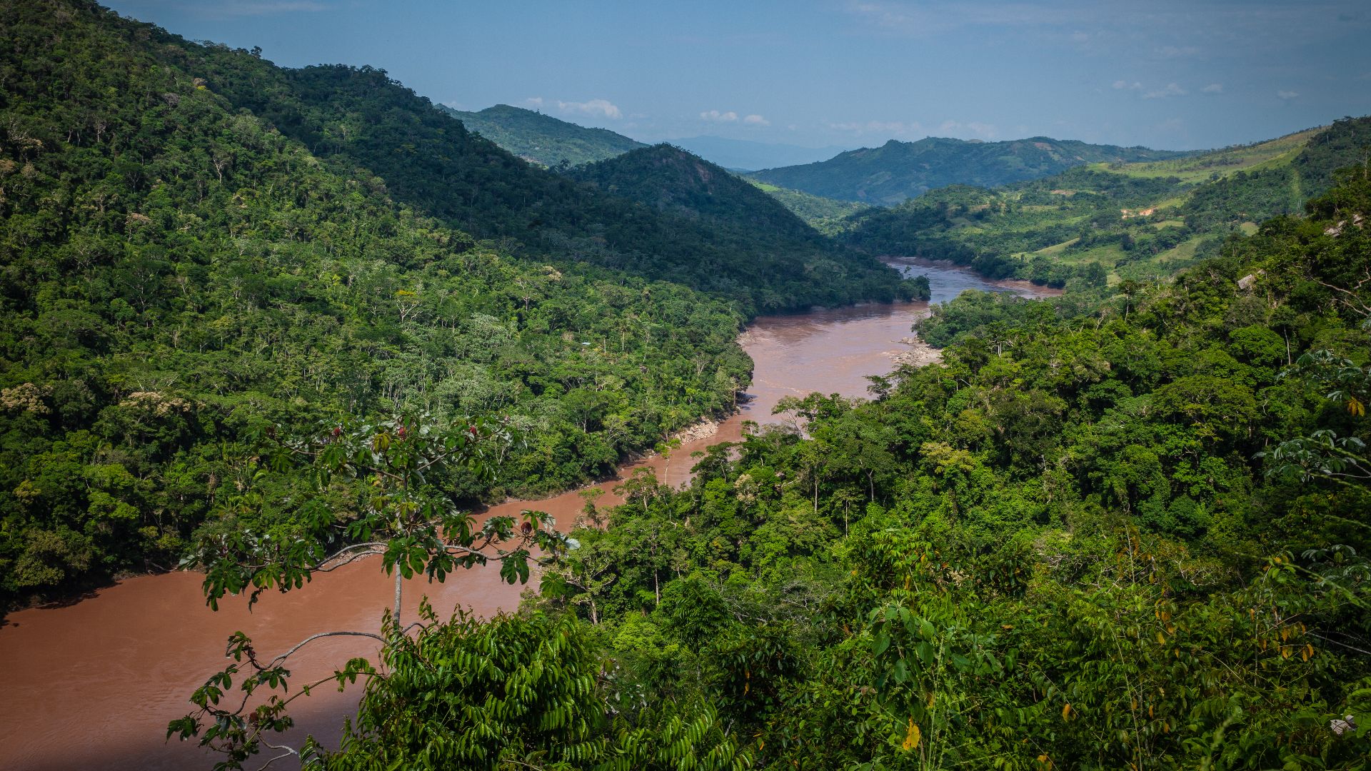 File:Digital Inclusion in the Peruvian Amazon - 48138686152.jpg