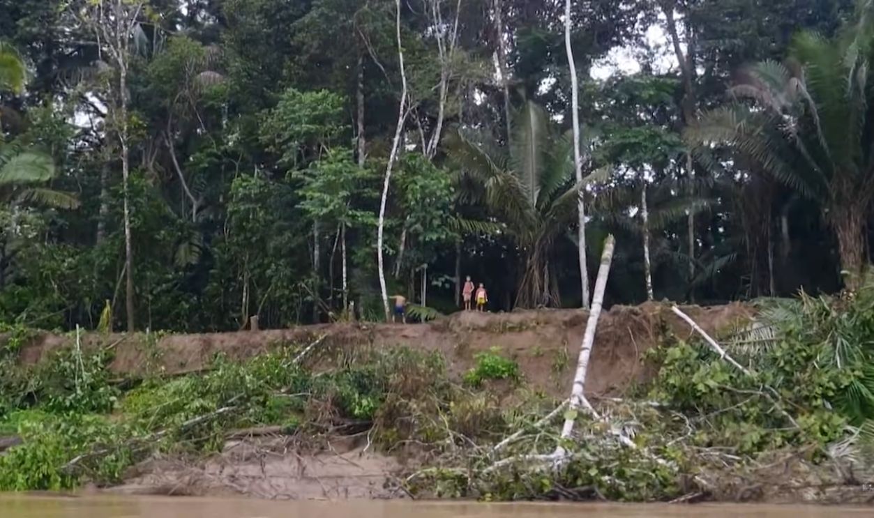 Screenshot from First Contact with An Isolated Amazonian Tribe (Absolute Documentaries, 2020)