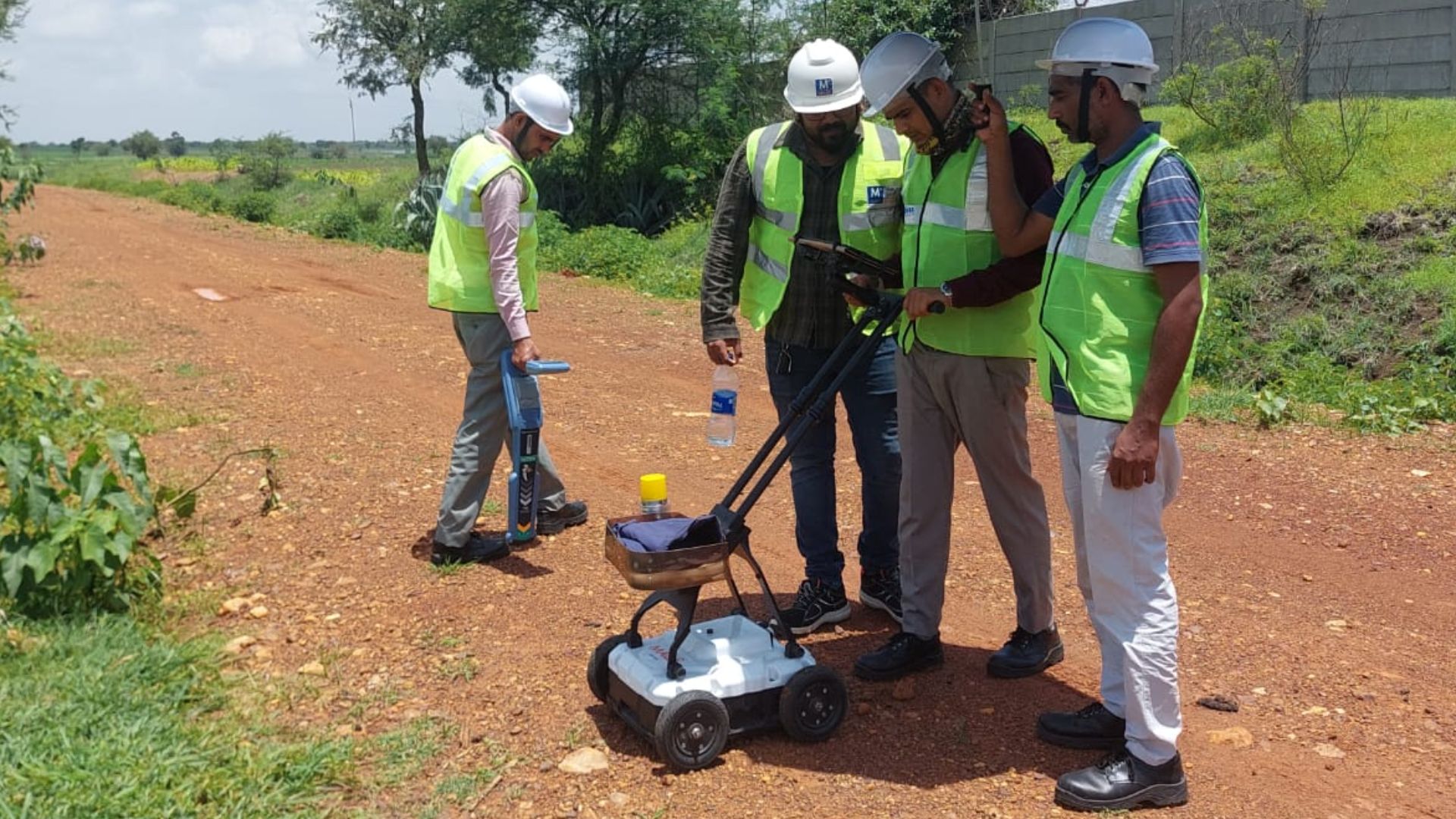 File:Ground-penetrating radar (GPR).jpg