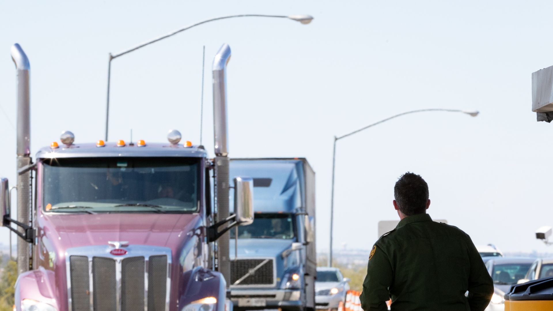 File:Border Patrol Agents conduct operations at the Interstate 8 Checkpoint near Yuma, AZ (48756225637).jpg