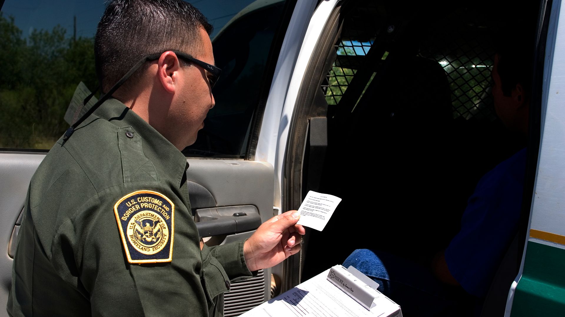 File:CBP Border Patrol agent reads the Miranda rights.jpg