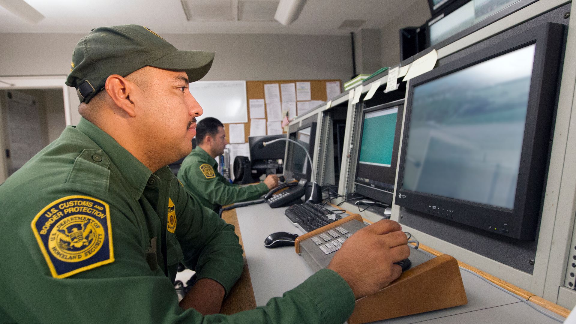 File:South Texas Border Patrol Agent Monitors Border Activity with RVS (11966198566).jpg