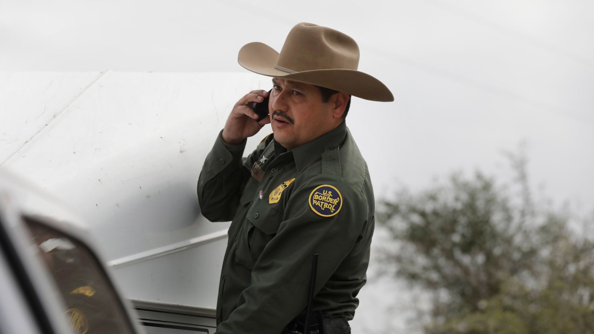 File:Border Patrol agents pursue