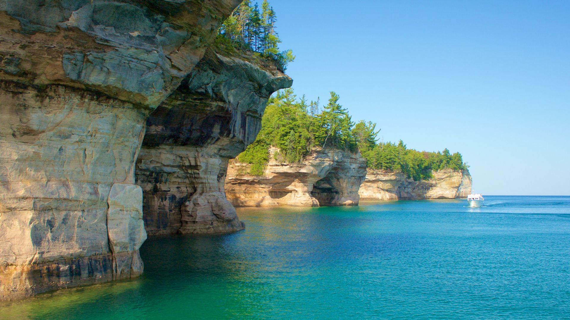 File:Lake Superior Cliffs at Pictured Rocks National Lakeshore (6858ca1d-d100-45be-ab5d-900254c1e7ab).jpg