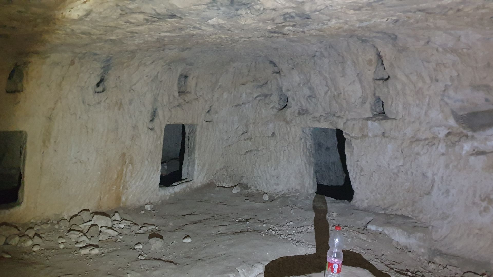 File:Hiding complex inner room.jpg