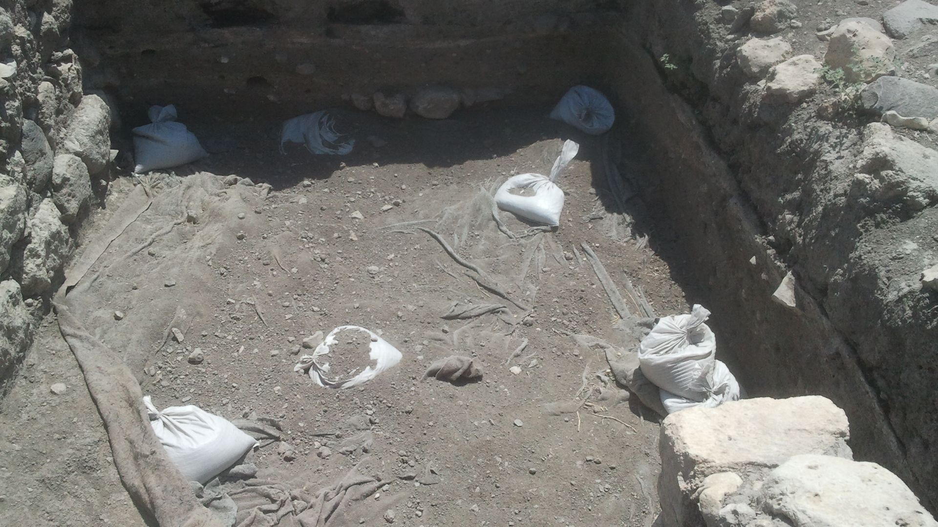 File:Huqoq the archaeological site (4).jpg