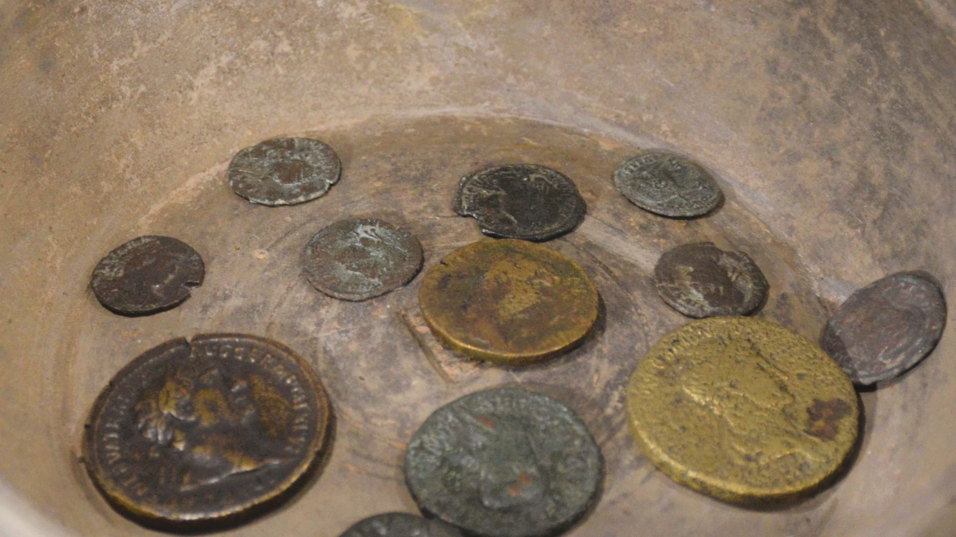 File:02024 0942 Roman banking.jpg