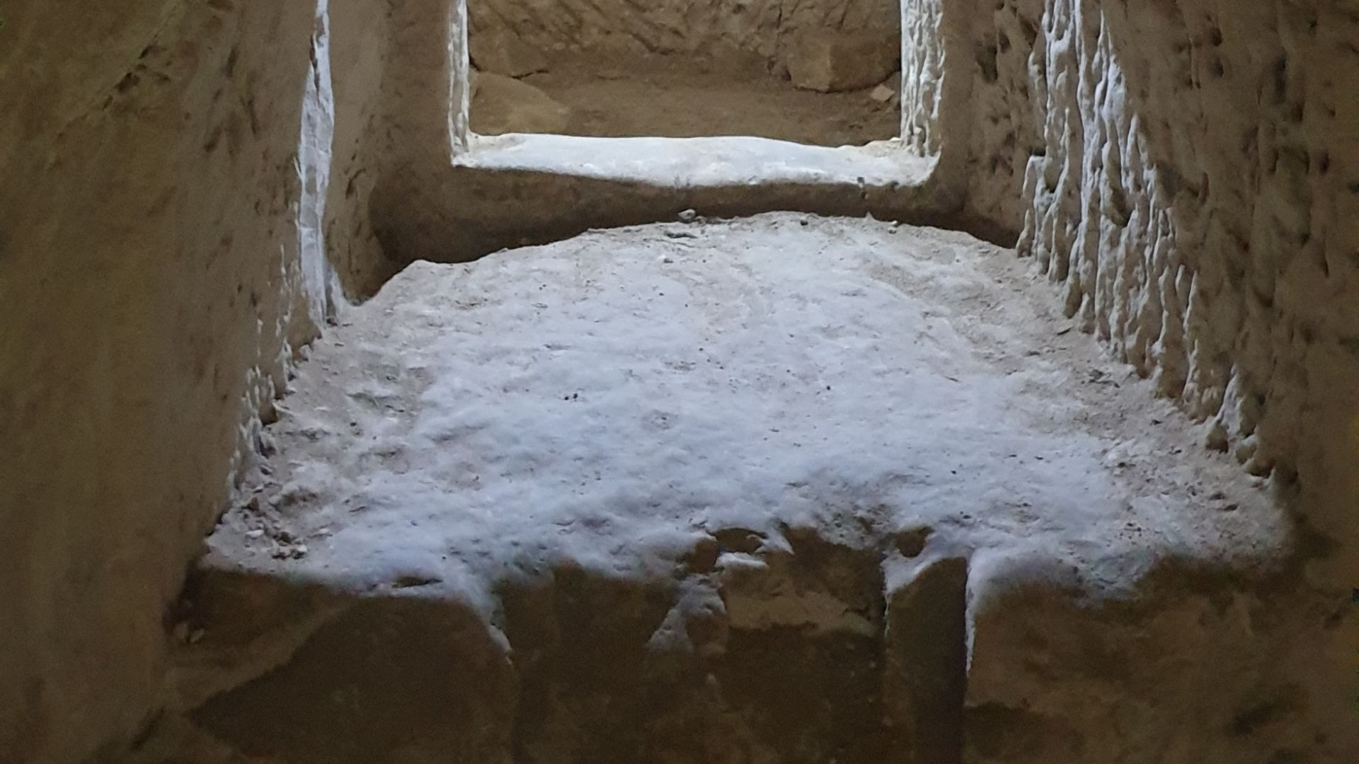 File:90 degree tunnel.jpg