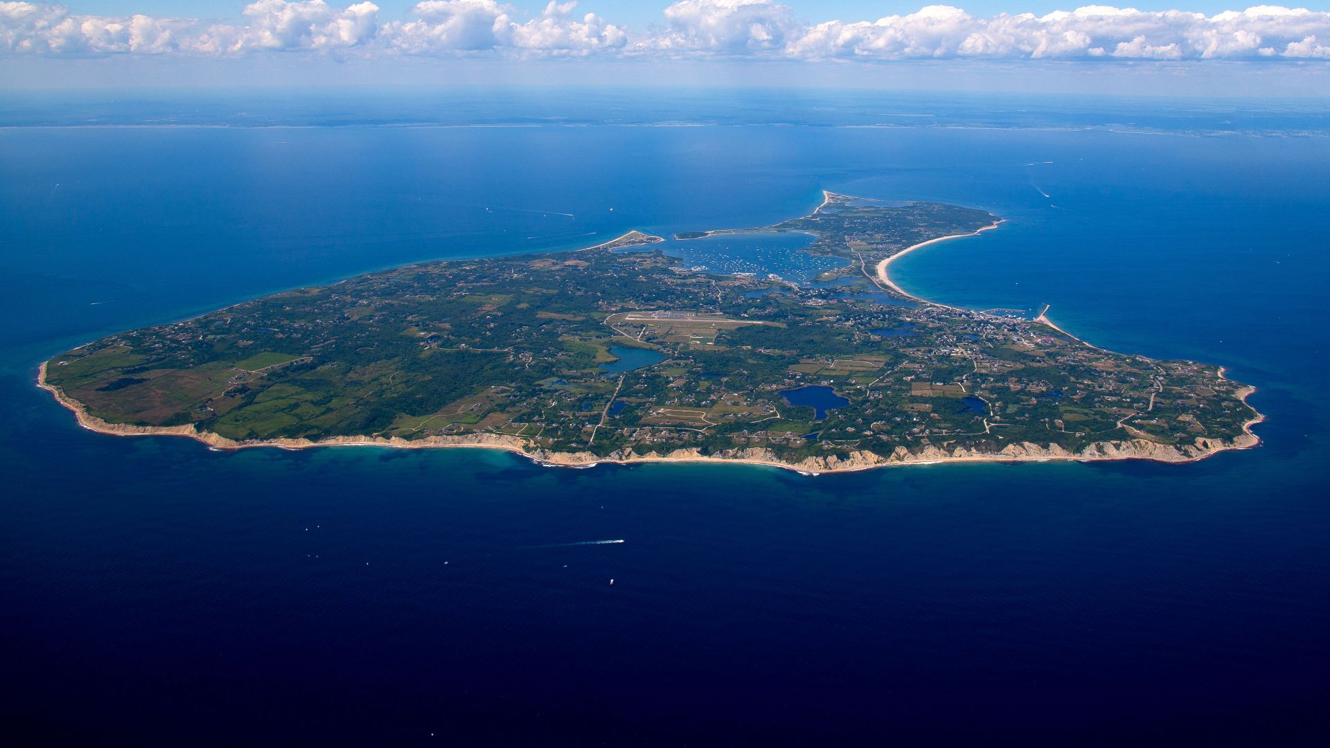 File:HiRes BlockIsland Aerial 7-23-2015.jpg