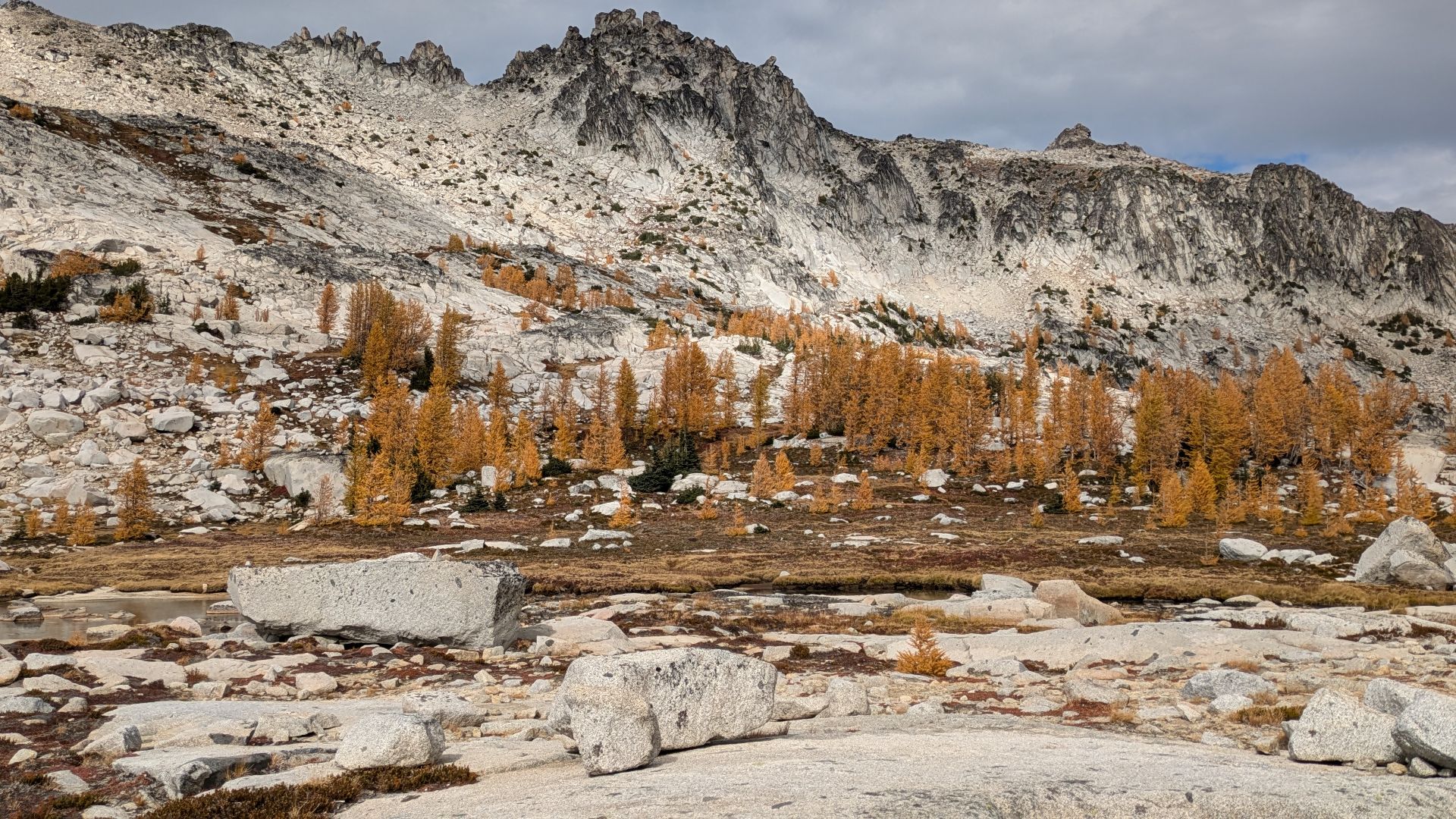 File:Unidentified locations in the Enchantments (11 October 2024) 48.jpg